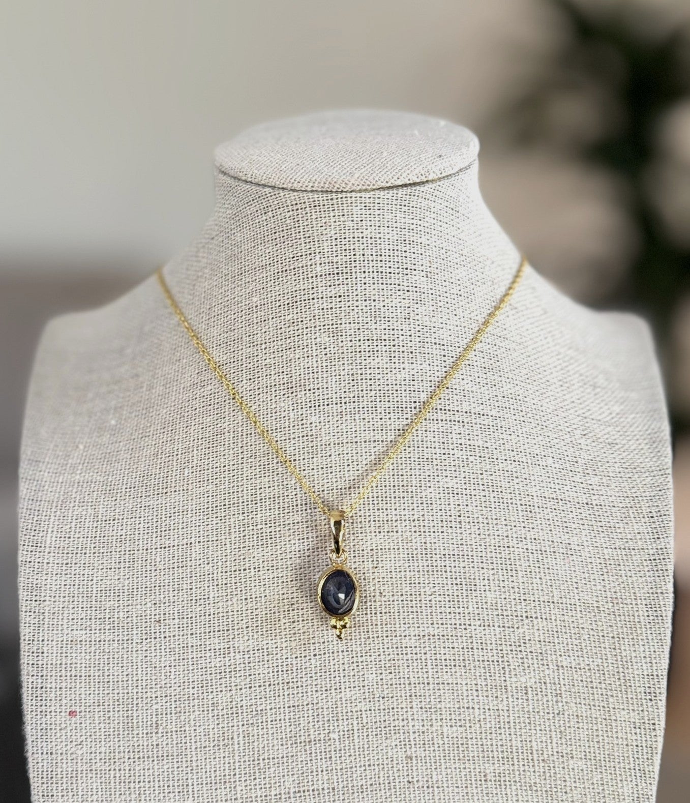 Ocean blue Sapphire Pendant