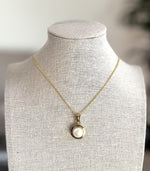 Load image into Gallery viewer, Golden Frame Pearl
