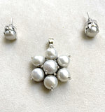 Load image into Gallery viewer, Pearl flower pendant and earrings
