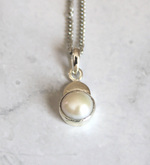 Load image into Gallery viewer, White Luna Pearl Pendant
