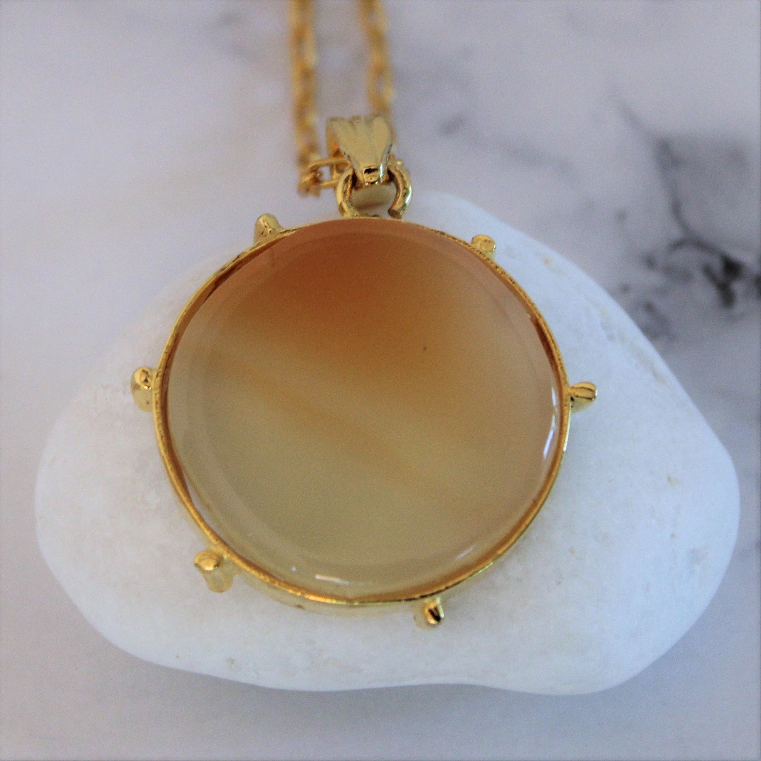 Claire Pendant Necklace